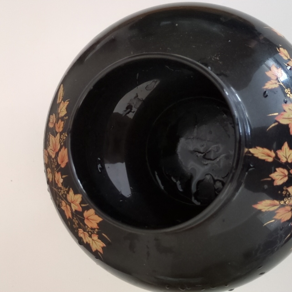 Maple Leaf Vase - Picture 4 of 5